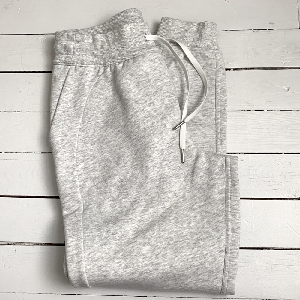 Lululemon Scuba Joggers - Picture 9 of 9
